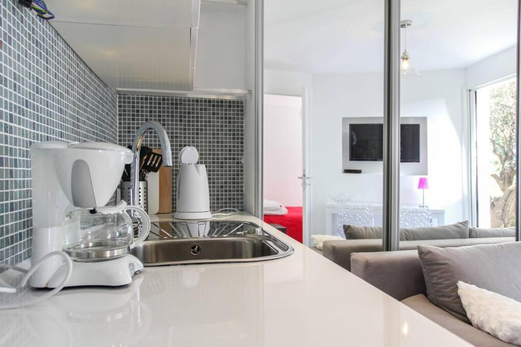 Appartement Lumineux Avec Terrasse Jardin Et Acces Piscine Villefranche-sur-Mer Exterior foto